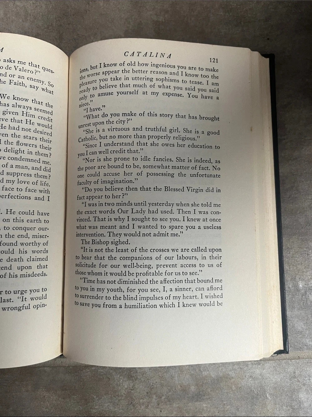 N/A book displays